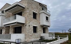 White Pearl Apartment